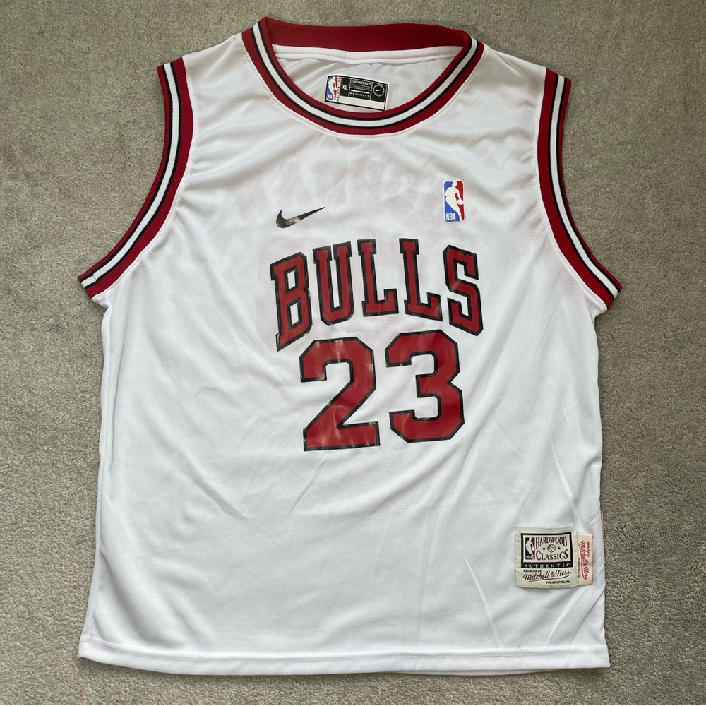 Men’s Nike Chicago Bulls Jersey White Size XL